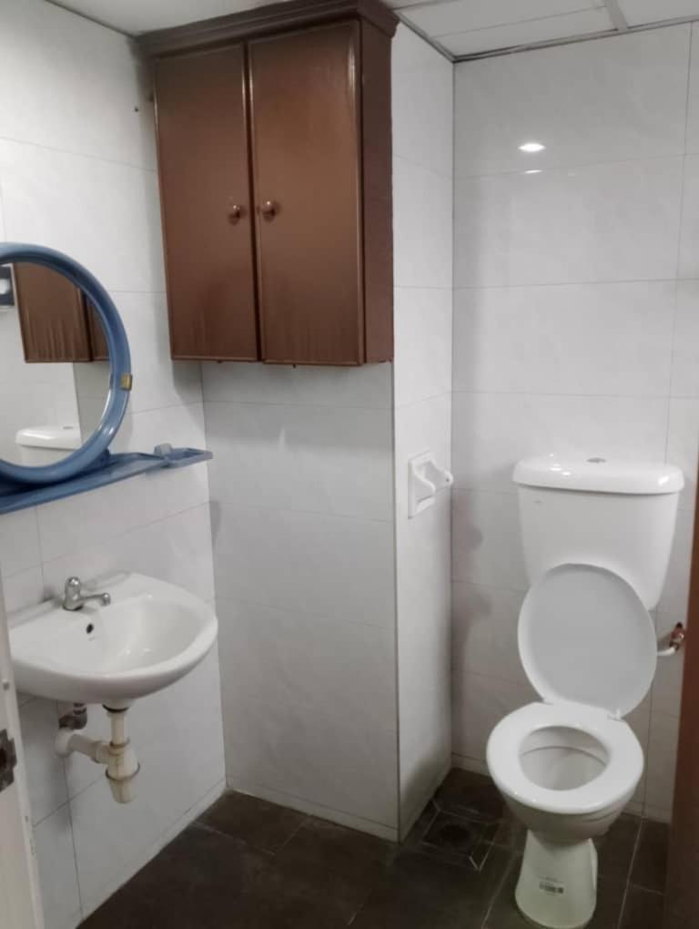 Home Stay Bayu Emas Appartment, Batu Ferringhi Eksteriør bilde