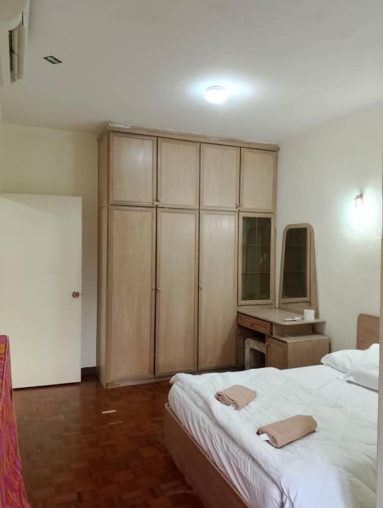 Home Stay Bayu Emas Appartment, Batu Ferringhi Eksteriør bilde